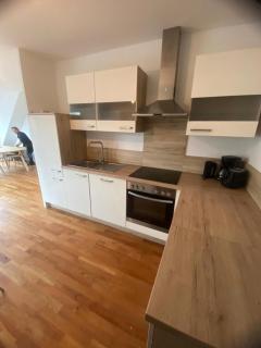 90 m2 Rooftop with Balcony & Free Parking - 2