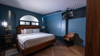 The Oxford Suite with bathtub - 9