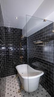 The Oxford Suite with bathtub - 4