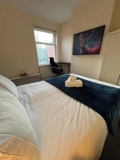 Budget Friendly Double Private Room - 9