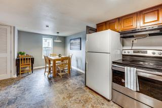 Walk to Park, Trails & Pub! Palmer Lake Cottage - 1