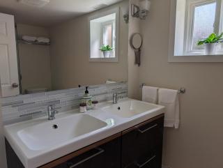 Luxurious, private bright suite - 4