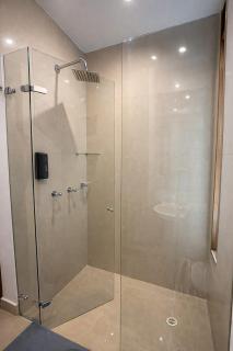 Apartamento amplio con jacuzzi privado y vista - 2