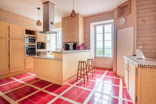 Gîte de l'Esplanade-18 min du Puy du Foù-Ventilateurs- Billard- Baby-foot-Fléchettes-Grande maison de bourg spacieuse de 200m2- Famille-Amis-Groupe - 5