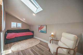 Hot Tub, King Beds, Beach Volleyball, Mountain Views, Private Retreat - 5