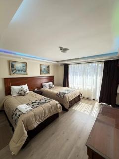 Hotel Milán - 1