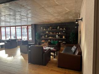 Bright Top-Floor Apartment with Balcony & Views - 8
