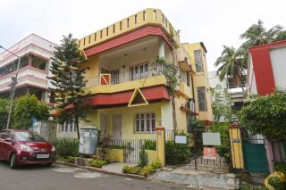 Deb's Guest house - 4