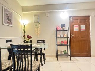 Cosy 2BHK City Nest - For Families & Travellers - 4