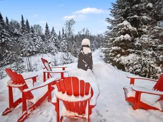 Chalet Inukshuk Luxury Log Cabin with Spa Lake View and Club Access near Mont Tremblant - 8