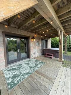 Chalet Inukshuk Luxury Log Cabin with Spa Lake View and Club Access near Mont Tremblant - 6