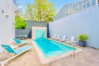 The Moon Quonset Hut Vacation Rental Heated & Chilled Pool - 6