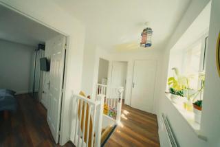 Cosy Private New Build Ensuite with Driveway, 15 min Walk to City Centre, Dedicated Parking - 1