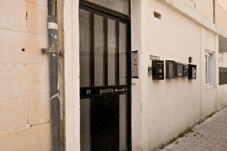 Cozy 2bdr Apart In Bugibba Square - Happy Rentals - 9