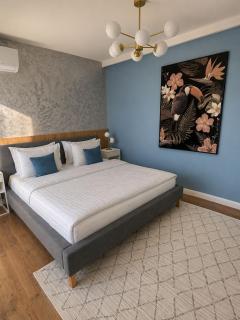 Mid Azure Loft, free parking, self check-in - 1