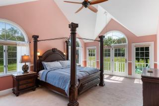 Private 5BR Farmhouse Pool Sleeps 12 Family - 7