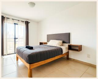 Spacious 3BR House On-Site Parking at Los Lagos - 5