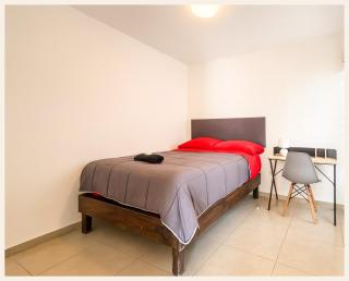 Spacious 3BR House On-Site Parking at Los Lagos - 2