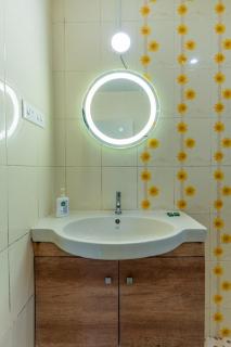 Airy 2 BHK At Coco Loco Colva Steps Away From The Sand - 1