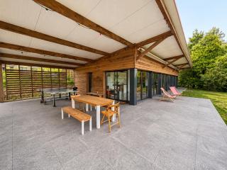 Maison contemporaine en bois avec piscine - 4