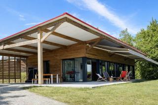 Maison contemporaine en bois avec piscine - 8