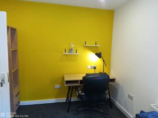 Homely 2BR Liverpool Stay Wi-Fi City Access - 5