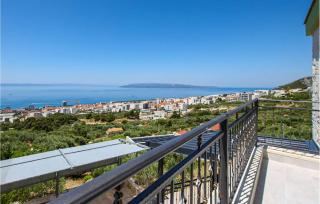 Cozy Home In Makarska - 2