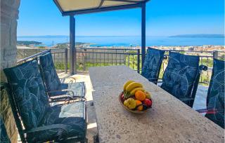 Cozy Home In Makarska - 1