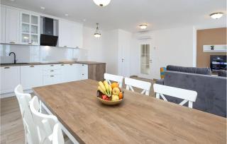 Cozy Home In Makarska - 7