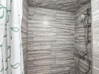 5-Bed 3 Bath Perfect for Groups & Contractors - 7