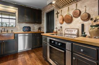 Pool, Porch and Stunning Views Spacious Texas Home! - 1