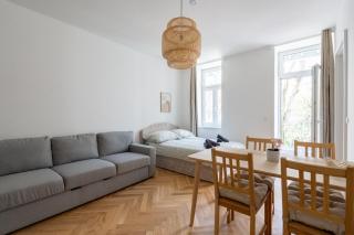 Long-Term Modern Apartment with Balcony - 4