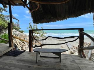 Monopoint - Beach hut near Tayrona Park - 4
