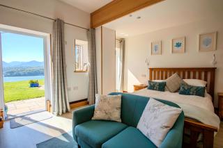 Coed y Berclas guest room, wonderful view - 8