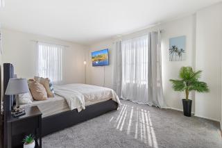 Walk to The Grove - Spacious 2BR 2BA Parking - 3