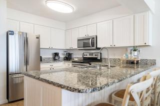 Pelican Beach gulf front condo with resort amenities - 1