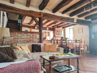 Maison Authentique en Berry avec Jeux, Jardin, à 30 min du Zoo de Beauval - FR-1-591-119 - 5