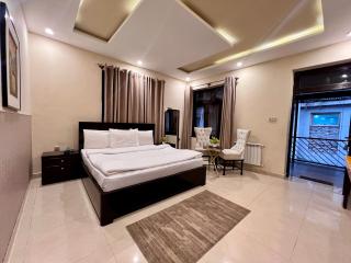 Hotel East View - 0