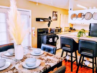 Nice Spacious 3 Bedroom 2 Bathroom Ranch Home - 0
