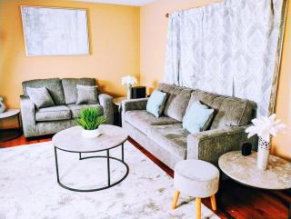 Nice Spacious 3 Bedroom 2 Bathroom Ranch Home - 8