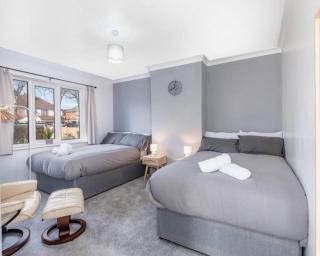 Charming 3-Bedroom Wolverhampton Home with Private Hot Tub - 7
