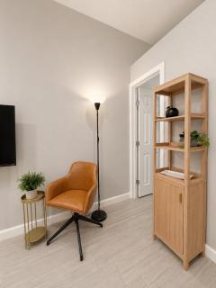 Private modern guesthouse, near La Cantera/Medical Center - 7