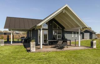 4 Bedroom Pet Friendly Home In Grenaa - 0