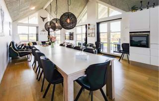 4 Bedroom Pet Friendly Home In Grenaa - 7