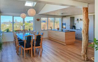 Stunning Home In Løgstrup With Wifi - 5