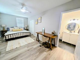 Cowboy House with Casita | Near Seaworld - 8