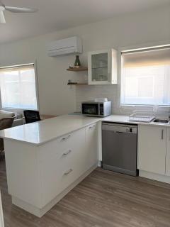 Seaside Granny Flat in North Brisbane - 7