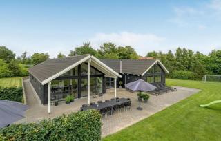 Lovely Home In Tisvildeleje With Sauna - 0