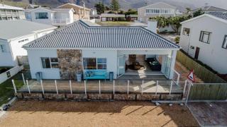 78 Beach Road Oceanfront Cottage Splash Pool Sea Views - 9