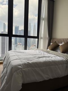 Armani Residence- Brand New Apartment, 35th Floor, Twin Tower Views - 9